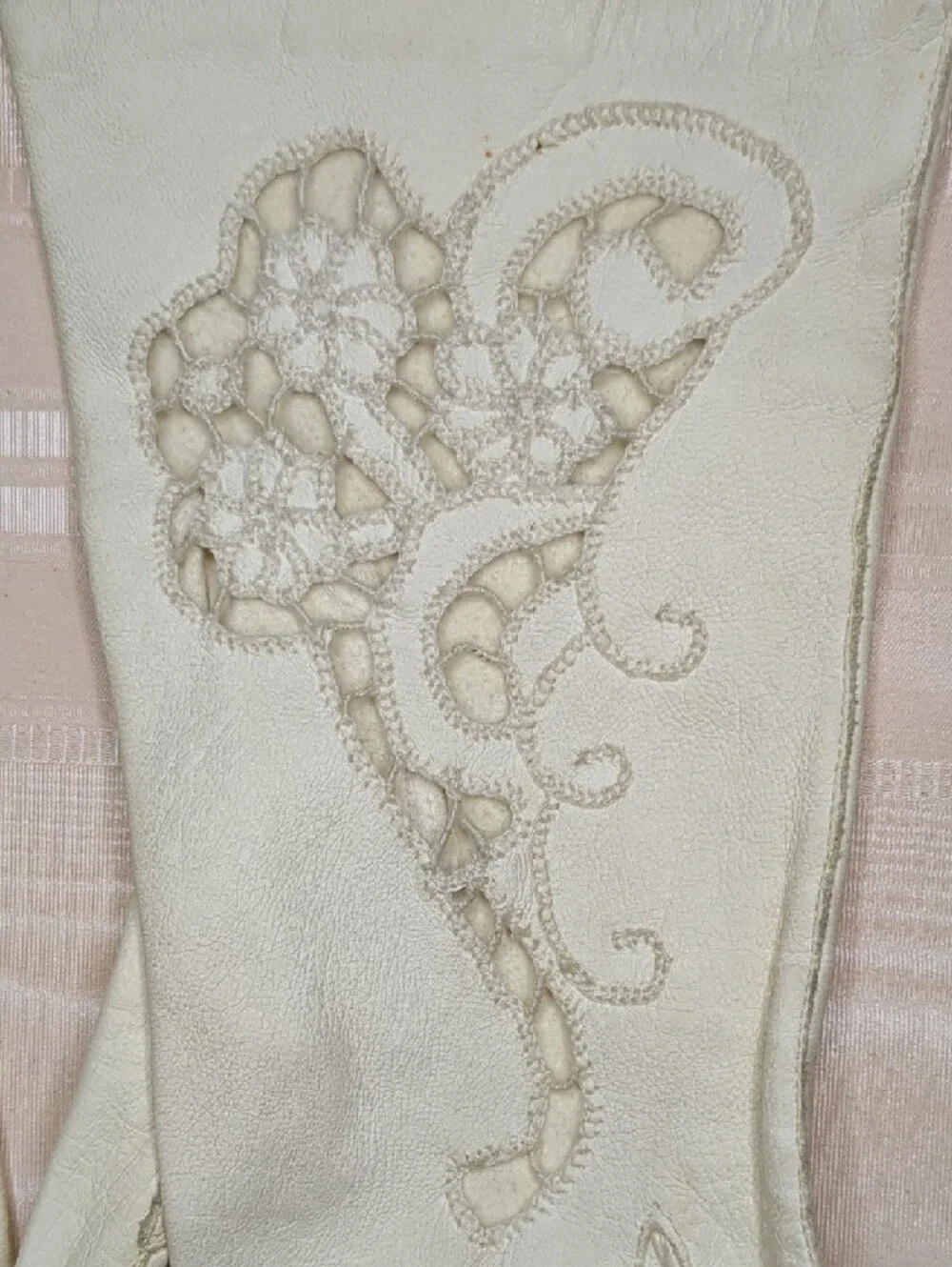 Vintage 1950s Women's White Leather Gloves Floral Lace Cutout Formal Wedding